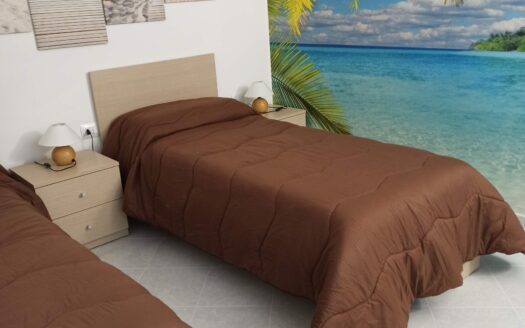 In piena zona pedonale e della movida cittadina