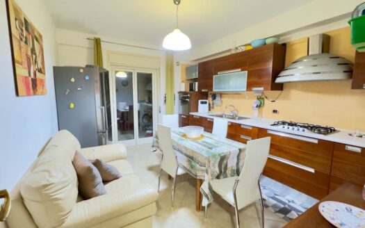 Appartamento zona residenziale + box auto