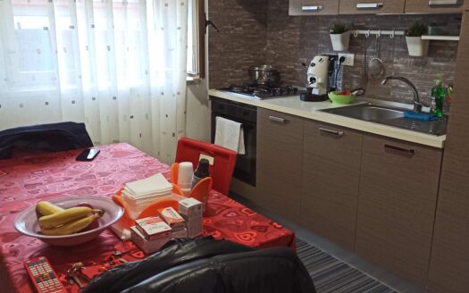 Due graziosi appartamenti arredati